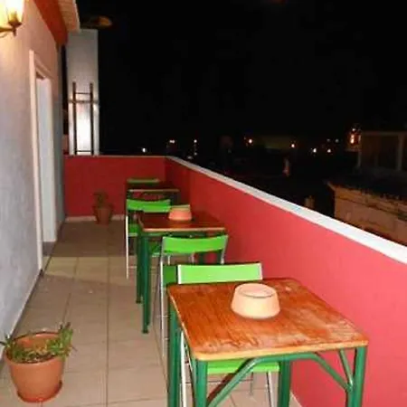 Hostel Cloud 9 *